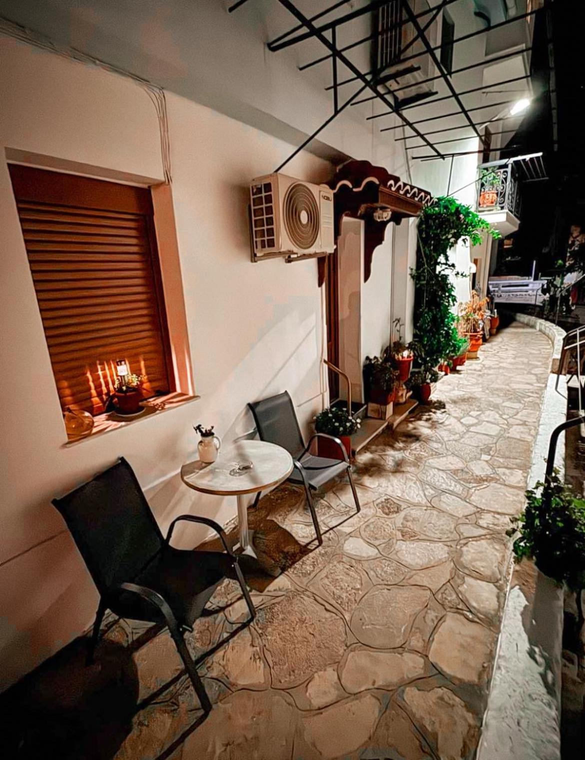 קוקארי Miltiadis Apartments מראה חיצוני תמונה